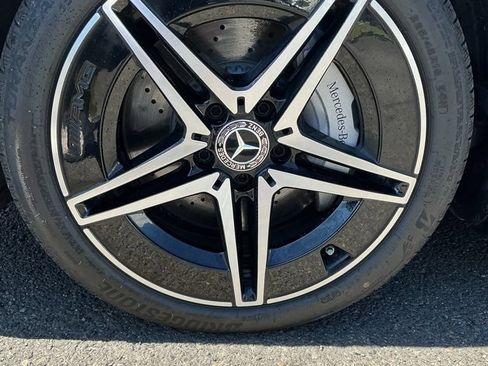 Used 2025 Mercedes-Benz C 300 4MATIC Sedan image 2