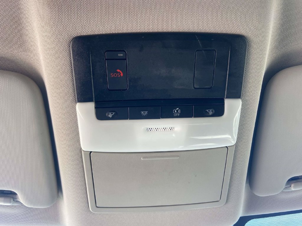 Used 2025 Nissan Rogue SV AWD/4WD image 18