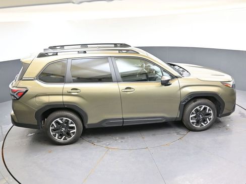 Certified 2025 Subaru Forester Premium AWD/4WD image 42