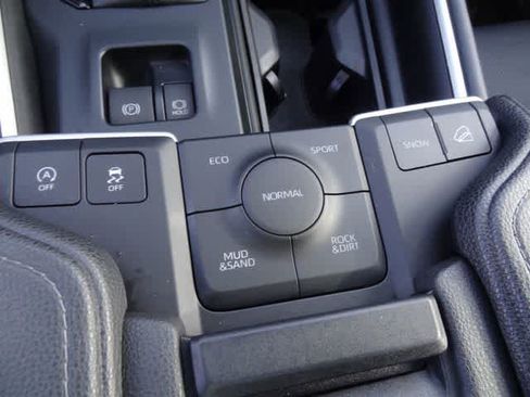 Used 2025 Toyota Grand Highlander AWD image 12