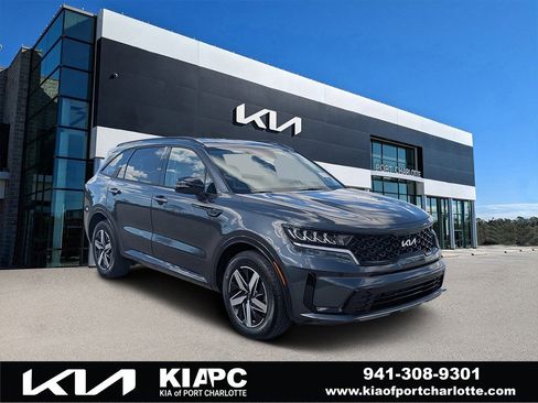 Certified 2023 Kia Sorento S image 1