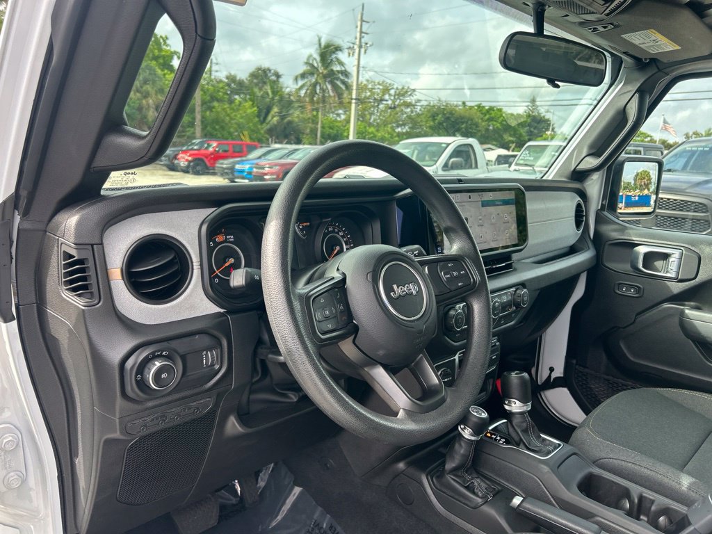 Used 2026 Jeep Wrangler Unlimited Sport AWD/4WD image 10