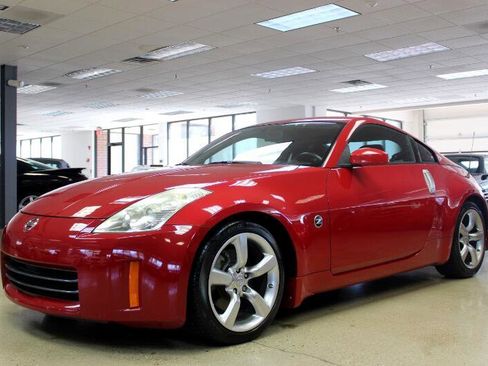 Used 2006 Nissan 350Z Base w/ (N93) Cargo Convenience Pkg image 3