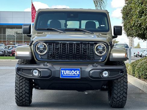 New 2025 Jeep Gladiator Willys image 9