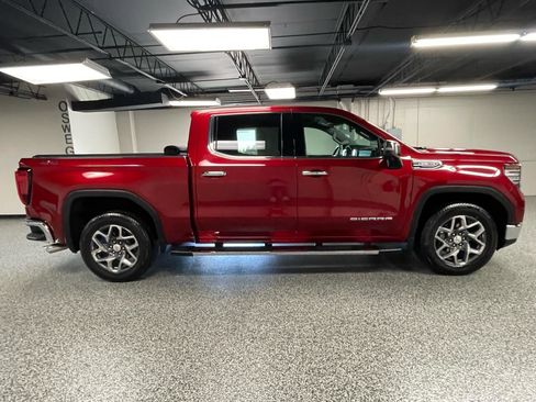 Used 2022 GMC Sierra 1500 SLT w/ SLT Premium Plus Package AWD/4WD image 5