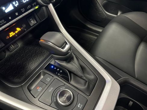 Certified 2025 Toyota RAV4 XLE Premium image 23