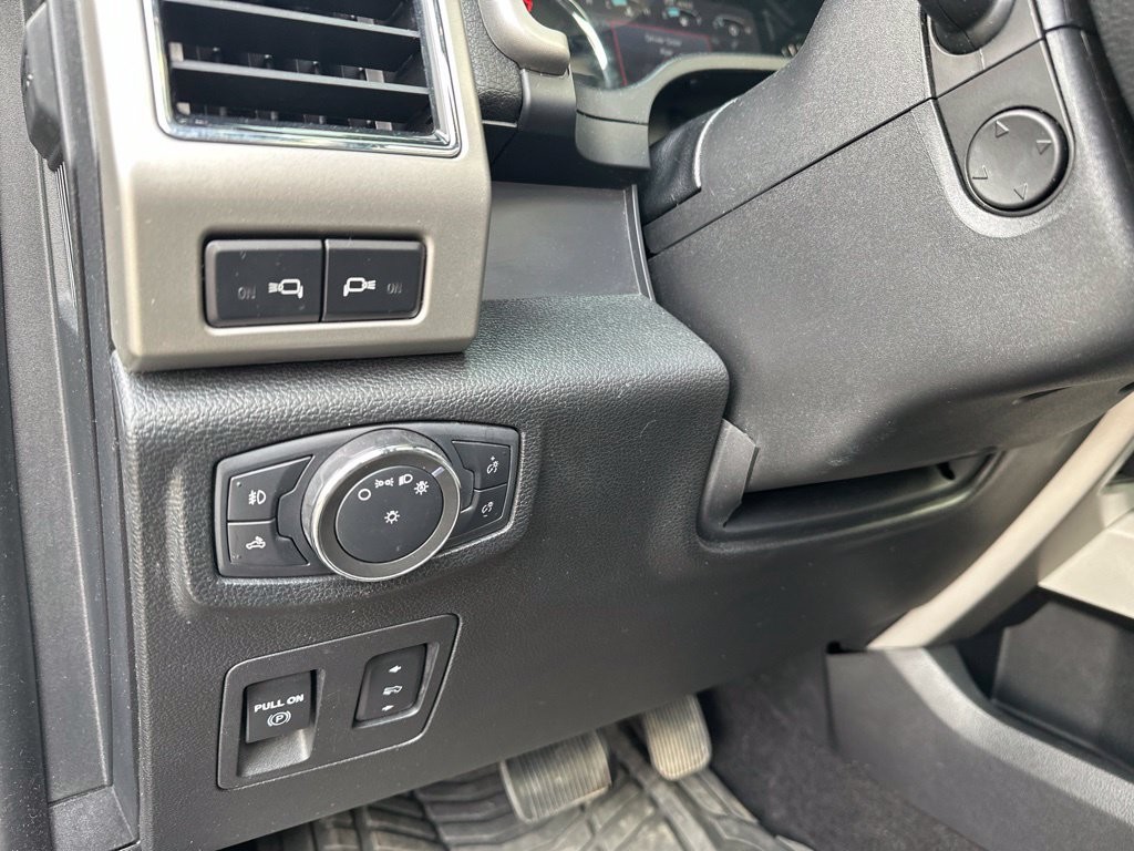 Used 2020 Ford F150 Lariat w/ Equipment Group 502A Luxury AWD/4WD image 22