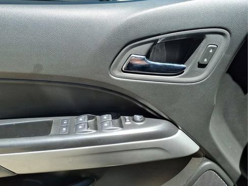Used 2022 Chevrolet Colorado LT w/ Safety Package AWD/4WD image 11