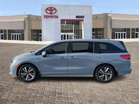 Used 2023 Honda Odyssey Touring image 3
