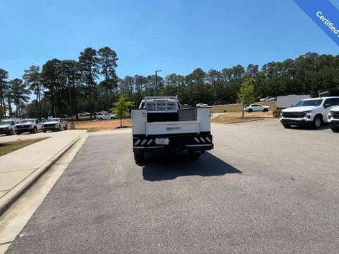 Used 2025 Chevrolet Silverado 3500 LT w/ Convenience Package AWD/4WD image 4