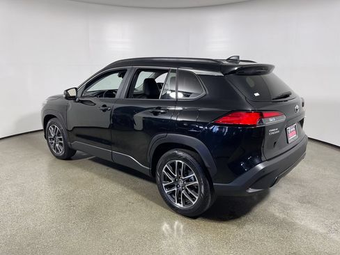 Certified 2026 Toyota Corolla Cross XLE FWD image 5