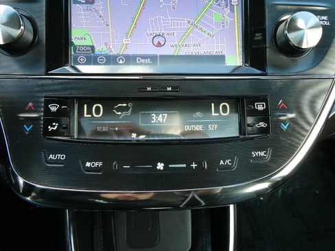 Used 2017 Toyota Avalon Limited w/ All Weather Liner Package FWD image 19