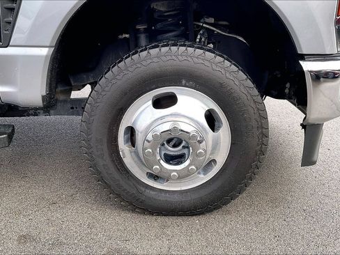 Used 2024 Ford F350 Lariat AWD/4WD image 12