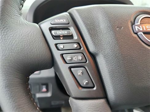 Used 2025 Nissan Frontier SV w/ SV Convenience Package image 24