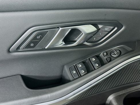 Used 2025 BMW 330i Sedan image 15
