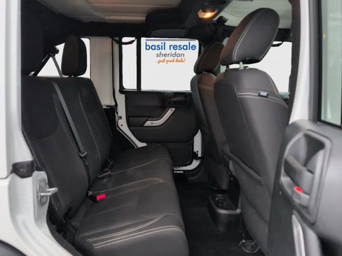 Used 2018 Jeep Wrangler Unlimited Rubicon w/ Cold Weather Group image 23