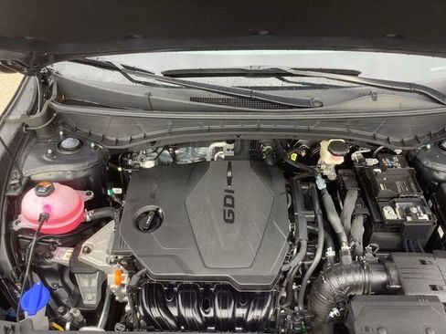 Certified 2025 Hyundai Santa Cruz SE image 13