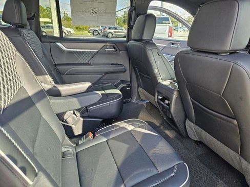 New 2026 GMC Acadia Denali w/ Super Cruise Package image 25