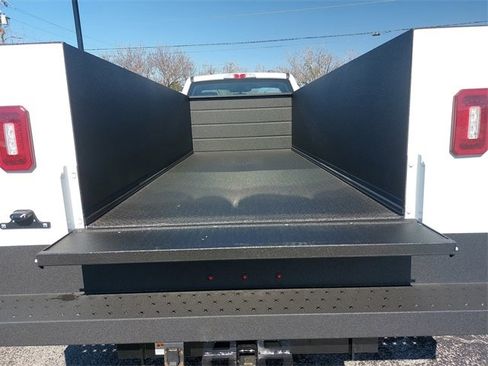 New 2023 Ford F550 4x4 Regular Cab Super Duty image 11