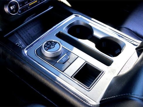 Used 2019 Ford Expedition XLT w/ Equipment Group 202A image 18