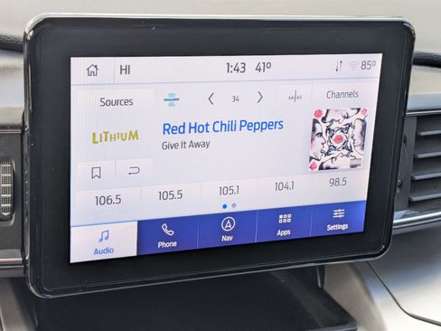 Used 2022 Ford Explorer XLT w/ Equipment Group 202A image 22