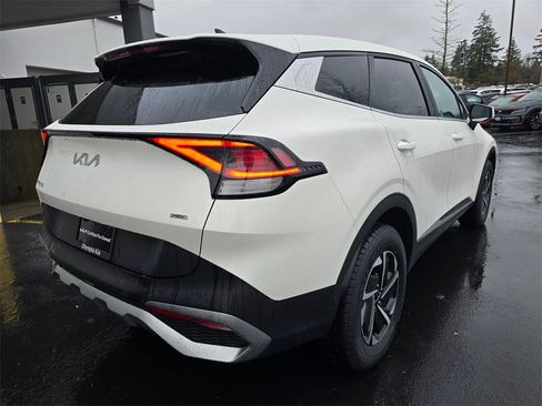 Used 2023 Kia Sportage LX image 4