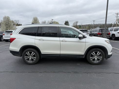 Used 2018 Honda Pilot EX image 4