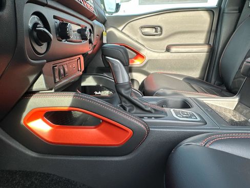 New 2026 Nissan Frontier PRO-4X w/ Pro Premium Package AWD/4WD image 21