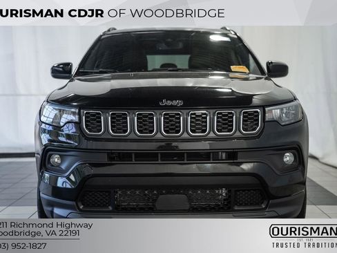 Certified 2025 Jeep Compass Latitude w/ Sun & Sound Group AWD/4WD image 2
