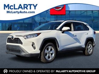 Used 2021 Toyota RAV4 XLE video 1