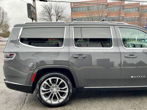 Used 2022 Jeep Grand Wagoneer Series I image 11