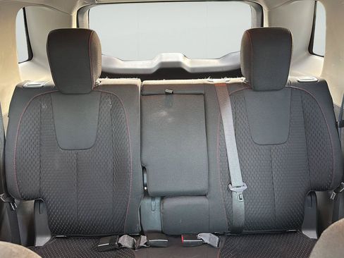 Used 2015 GMC Terrain SLE FWD image 25