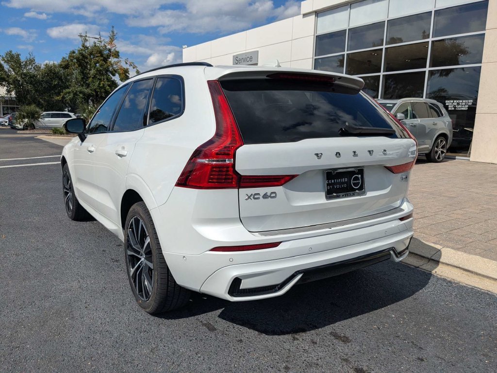 Used 2024 Volvo XC60 B5 Plus w/ Protection Package Premier AWD/4WD image 4
