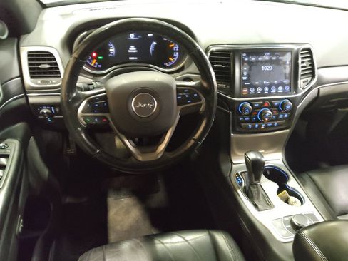 Used 2020 Jeep Grand Cherokee Limited AWD/4WD image 22
