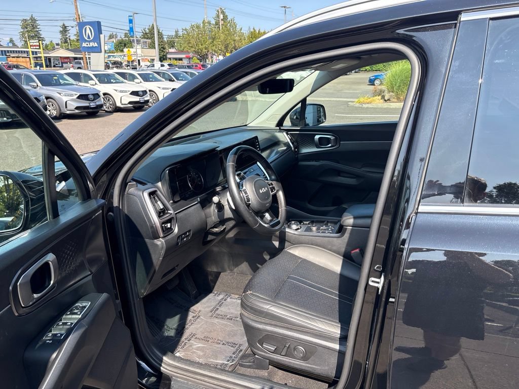 Used 2023 Kia Sorento EX AWD/4WD image 13