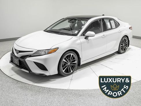 Used 2019 Toyota Camry XSE FWD image 1