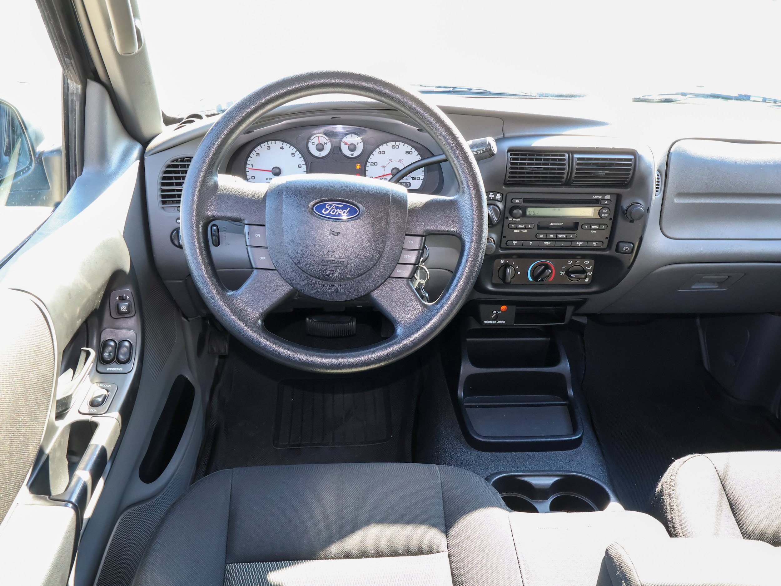 Used 2004 Ford Ranger XLT AWD/4WD image 16