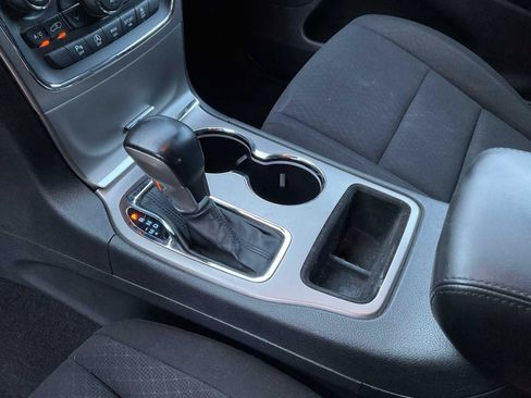 Used 2021 Jeep Grand Cherokee Laredo RWD image 20