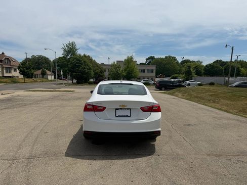 Used 2018 Chevrolet Malibu LT FWD image 6