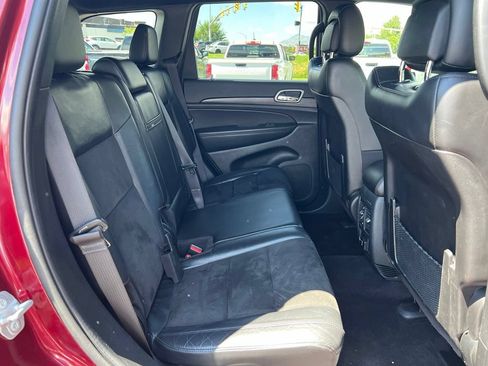 Used 2022 Jeep Grand Cherokee Laredo X AWD/4WD image 23