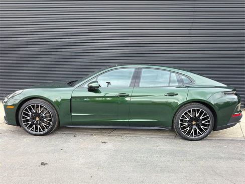 New 2026 Porsche Panamera 4 image 2