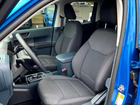 New 2025 Ford Maverick XL image 9