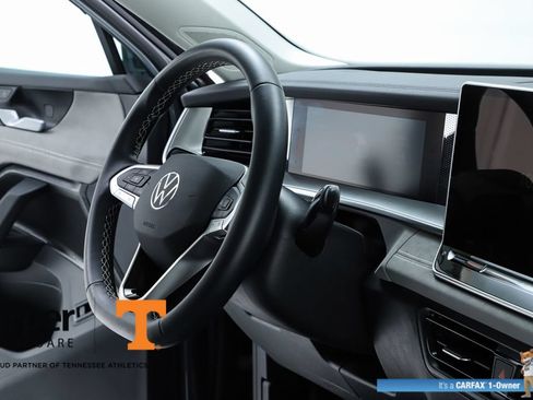 Used 2025 Volkswagen Tiguan SE w/ Panoramic Sunroof Package AWD/4WD image 74