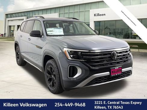 New 2026 Volkswagen Atlas Peak Edition image 1