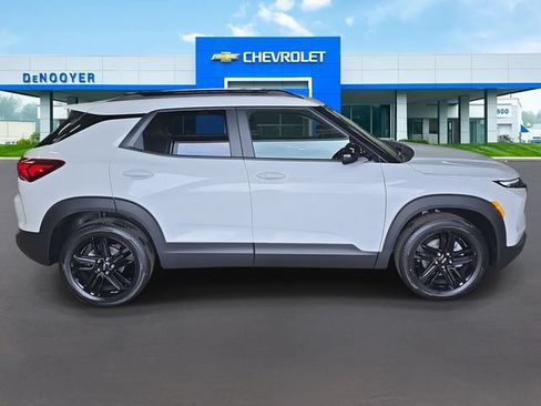 New 2026 Chevrolet TrailBlazer LT w/ Midnight Edition AWD/4WD image 5