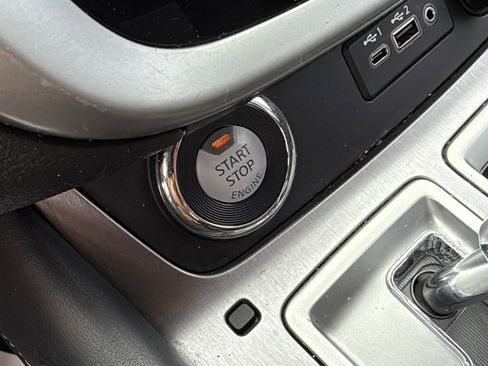 Used 2019 Nissan Murano S image 12