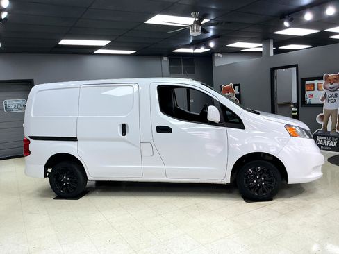 Used 2021 Nissan NV200 SV w/ Back Door Glass Package image 9
