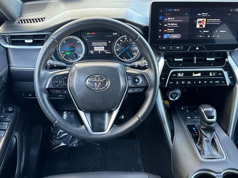 Used 2024 Toyota Venza Nightshade image 14