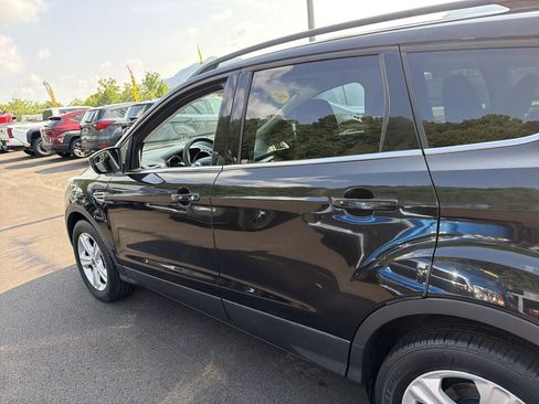 Used 2015 Ford Escape SE w/ Equipment Group 201A AWD/4WD image 9