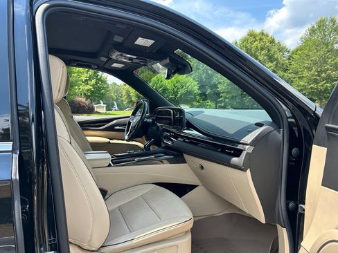 Used 2022 Cadillac Escalade Premium Luxury w/ Performance Package AWD/4WD image 41